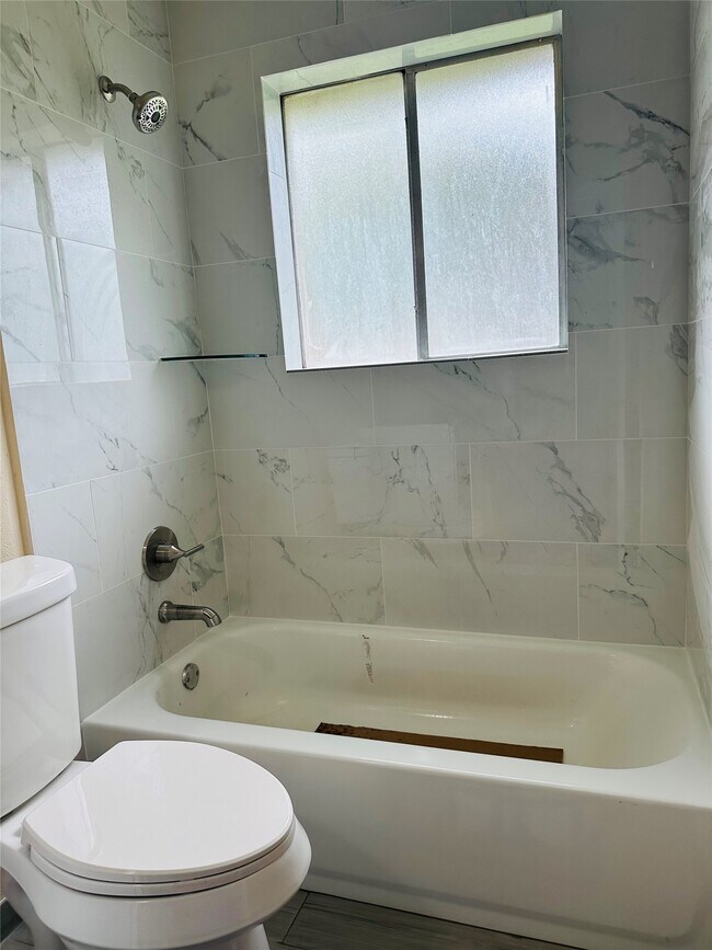 Foto del edificio - 10826 Laureldale Ct