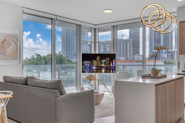 Foto del edificio - 3900 Biscayne Blvd