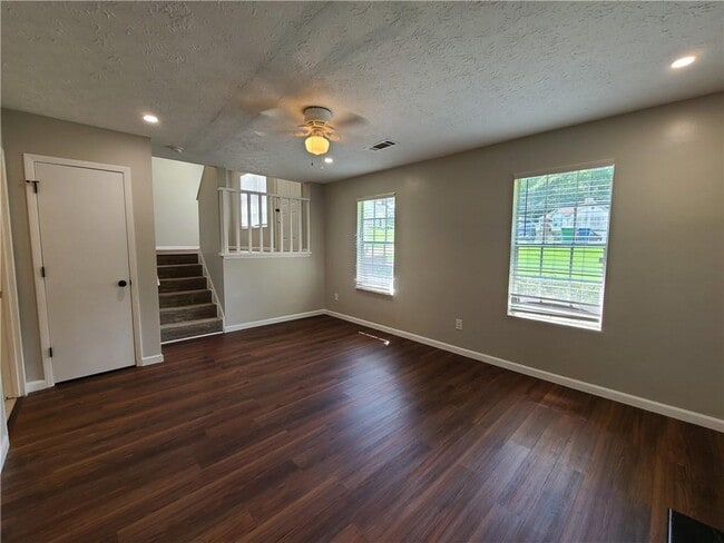 Foto del edificio - 1680 Wee Kirk Rd SE
