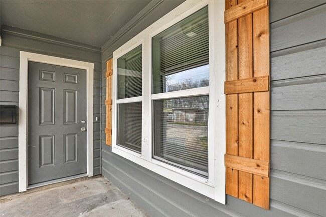 Foto del edificio - 6721 Madrid St