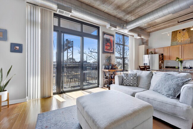 Foto del edificio - 811 W 15th Pl