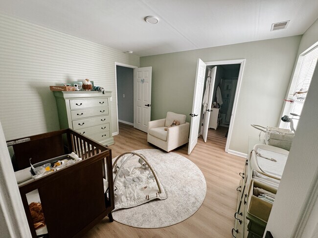 Building Photo - 215 Dillard Mill Dr