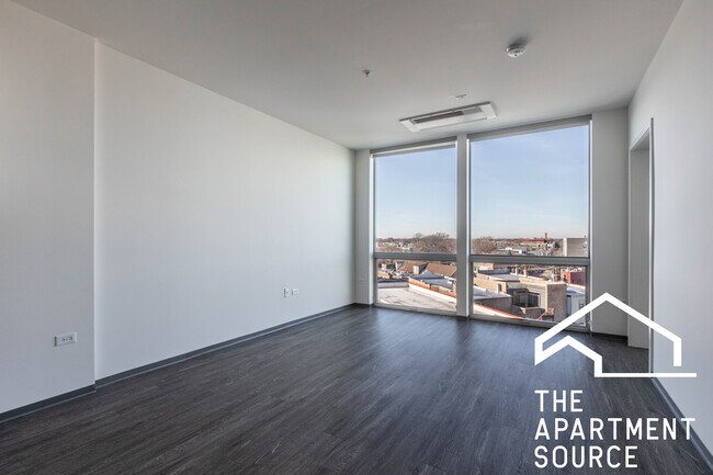 Foto del edificio - 2340 N California Ave