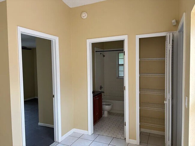 Building Photo - 2939 Barrymore Ct