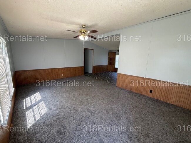 Building Photo - 800 W 81st St S