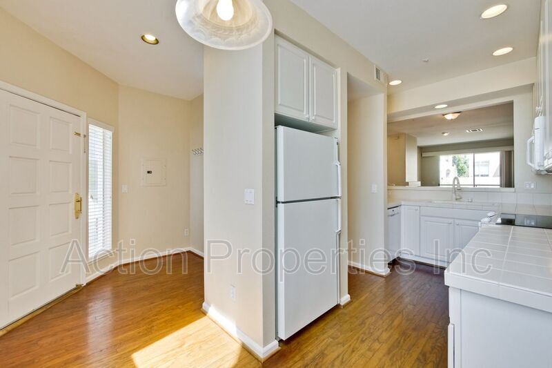 Primary Photo - 2581 Park Boulevard