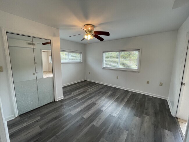 Foto del edificio - 119 Ridgecrest Cir