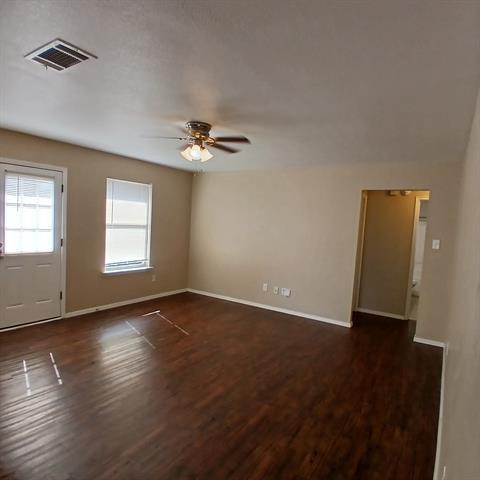 Building Photo - 2025 Lake Trail Dr