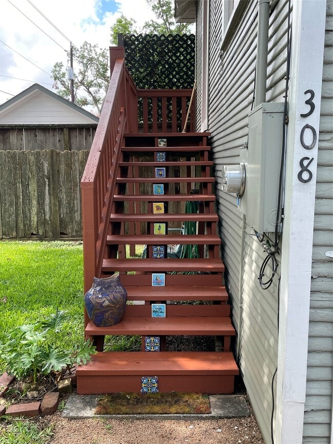 Foto del edificio - 308 E 23rd St