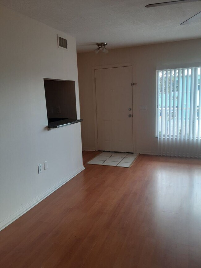 Foto del edificio - 2 br, 2 bath House - 22278 Vick Street Uni...