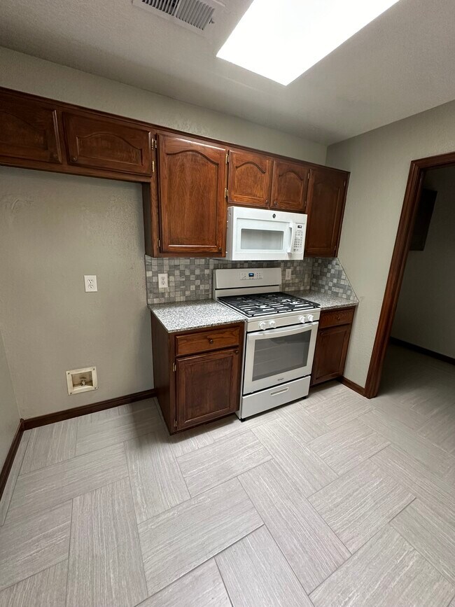 Foto del edificio - 2605 Briarcliff Dr