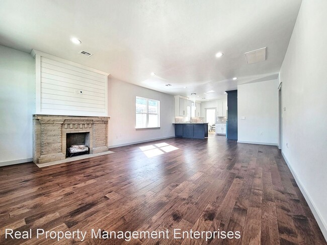 Building Photo - 3 br, 2 bath House - 2836 NW 14th St
