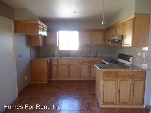 Building Photo - 561 Balmayne Way
