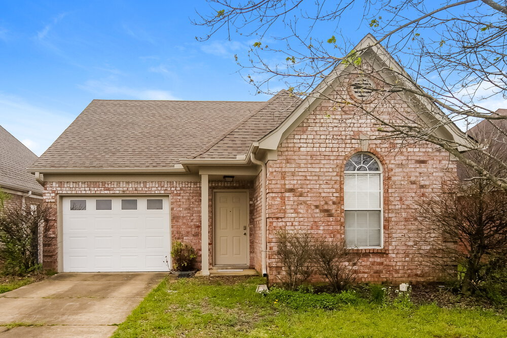 Primary Photo - 9012 Savannah Ridge Dr