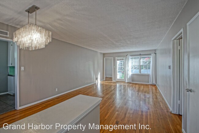 Foto del edificio - 3 br, 2 bath House - 14226 Isis Avenue