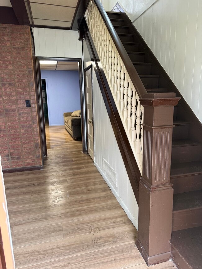 Building Photo - 355 Locust St