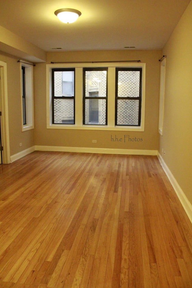 Building Photo - 3731 N Kimball Ave