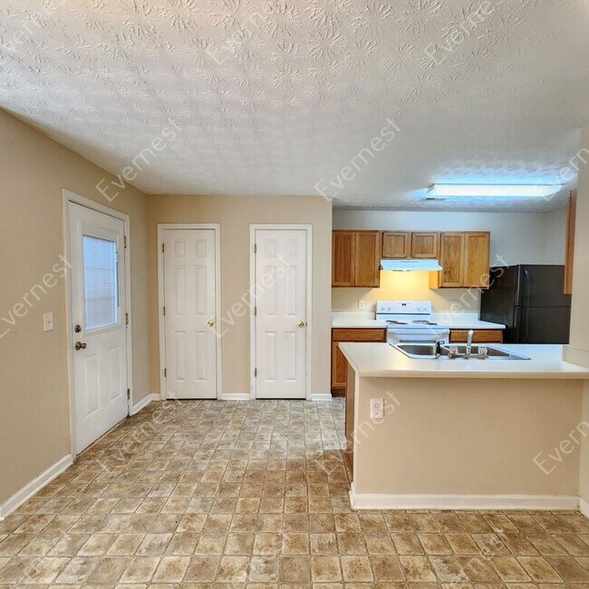 Foto del edificio - 5775 Strathmoor Manor Cir