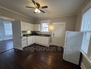 Building Photo - 1810 15th Ave S