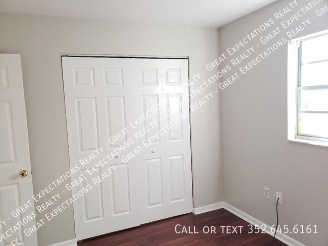 Foto del edificio - 1884 NE 77th St