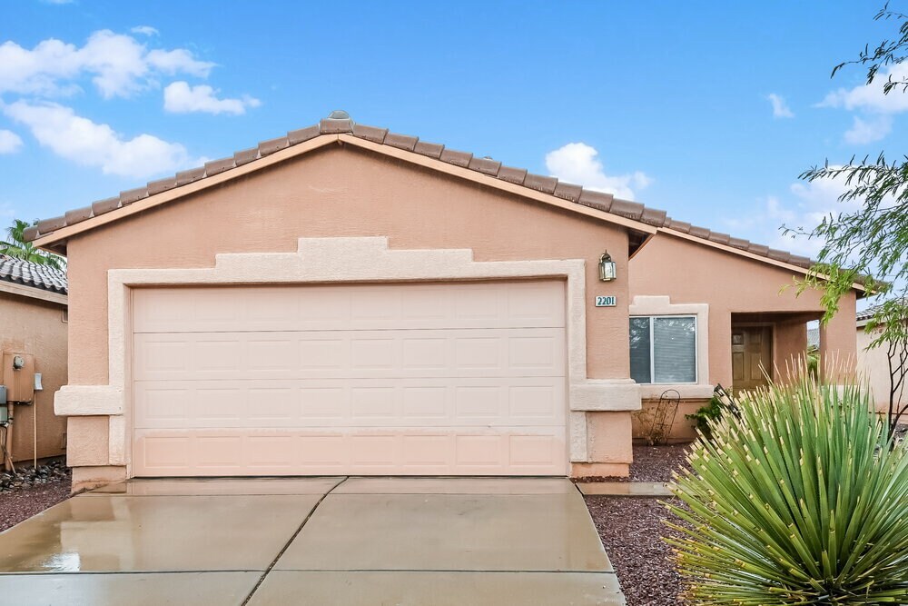 Foto principal - 2201 W Frostwood Ln