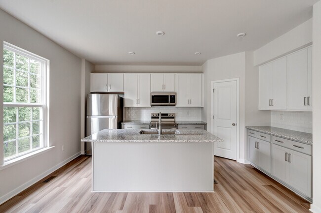 Building Photo - 308 Northfield Hts Ln