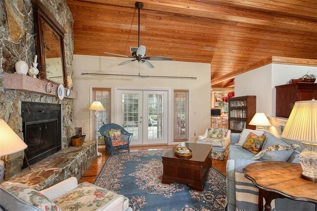 Living Room - 4809 Riverview Blvd