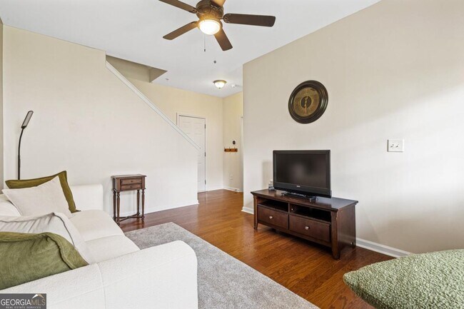 Foto del edificio - 1565 Oakdale Bluffs Dr