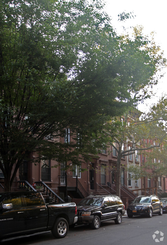 Primary Photo - 225 W 131st St