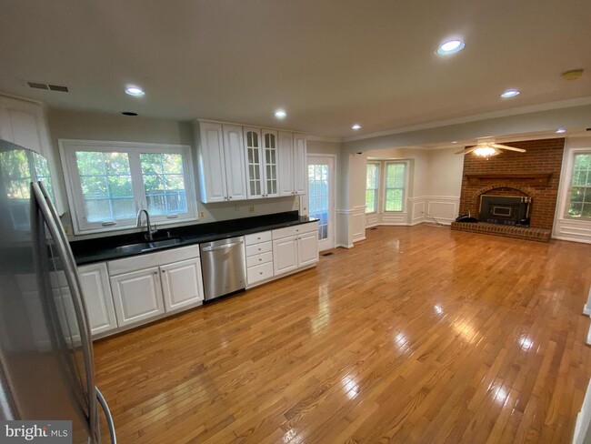 Building Photo - 4399 Poplar Tree Ct
