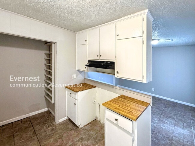Foto del edificio - 1004 Cherry Brook Cir