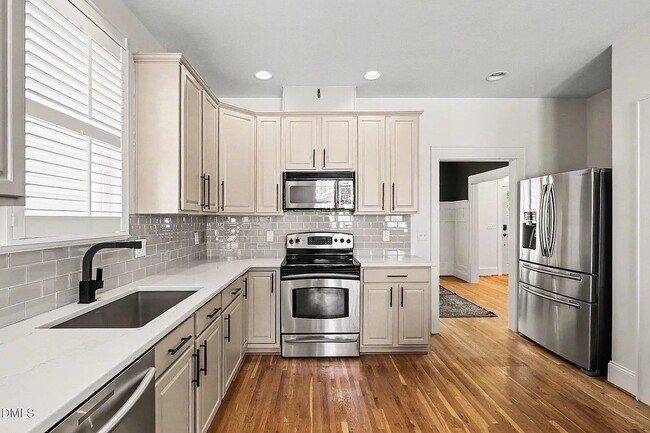 Building Photo - 3426 Falls River Ave