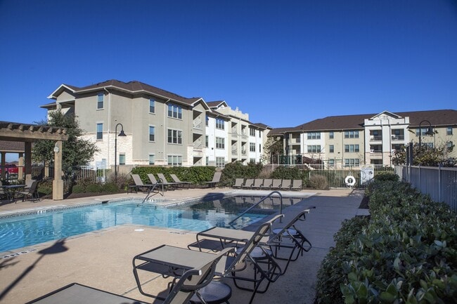 Building Photo - Montabella Pointe