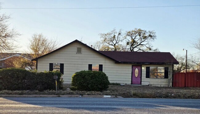 Building Photo - 1503 College Ave