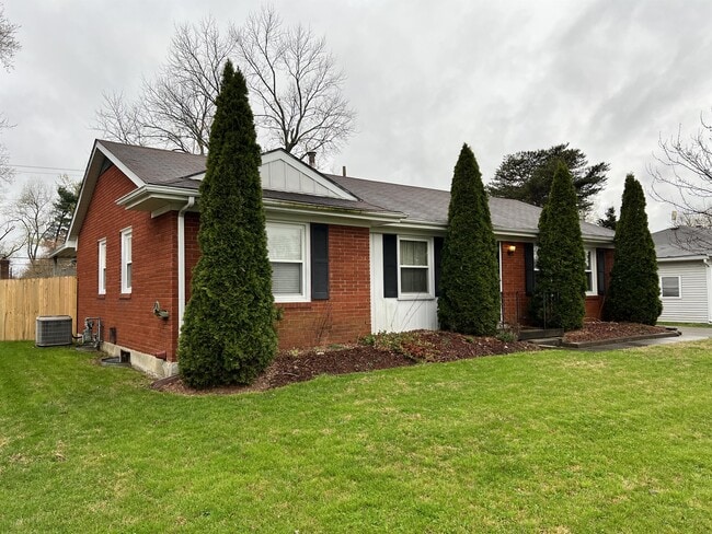 Building Photo - 9310 Habersham Dr
