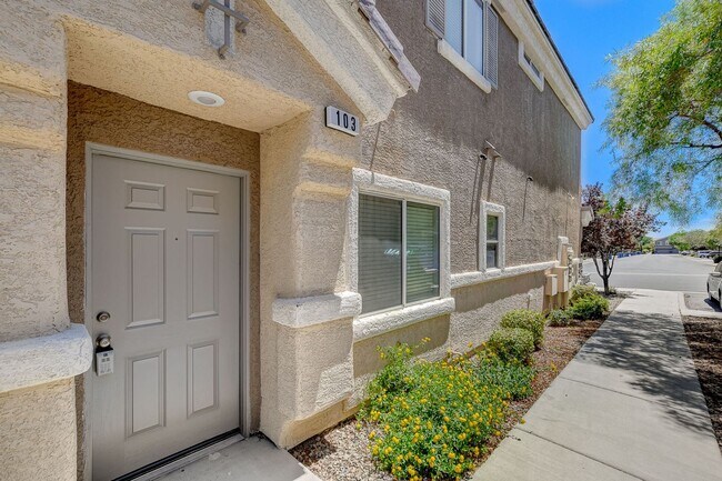 Building Photo - 3bed townhome in the NW