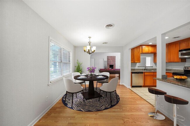 Foto del edificio - 6 Maple Ln
