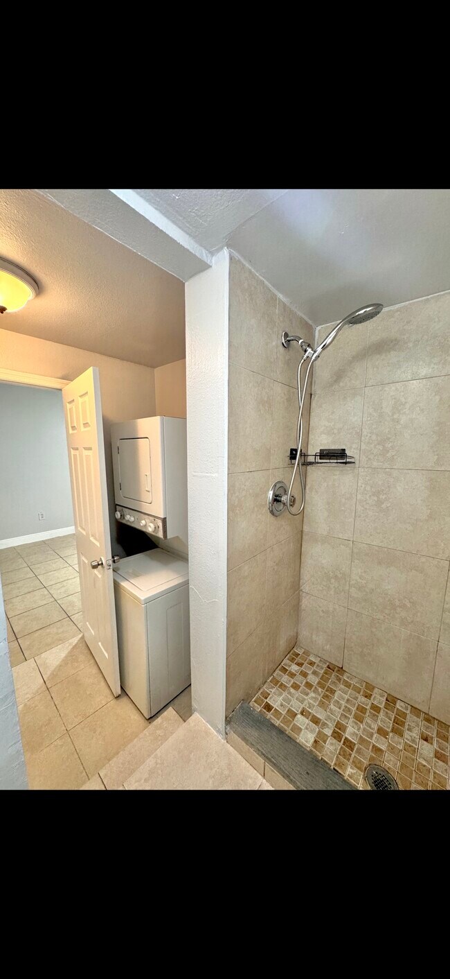 Foto del edificio - 4101 Columbia St