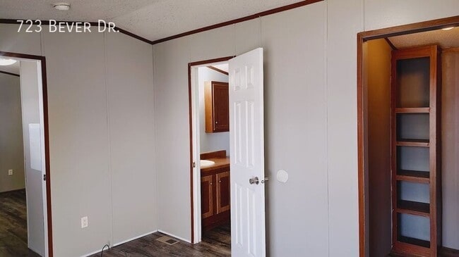 Foto del edificio - 723 W Bever Dr