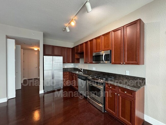 Foto del edificio - 150 E Robinson St