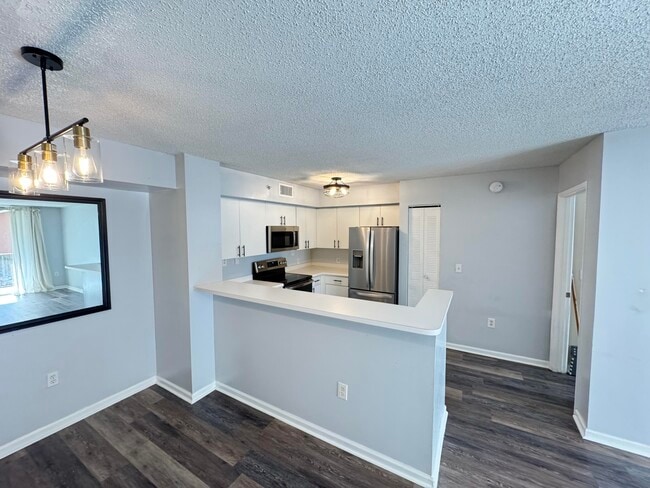Building Photo - 7896 Sonoma Springs Cir