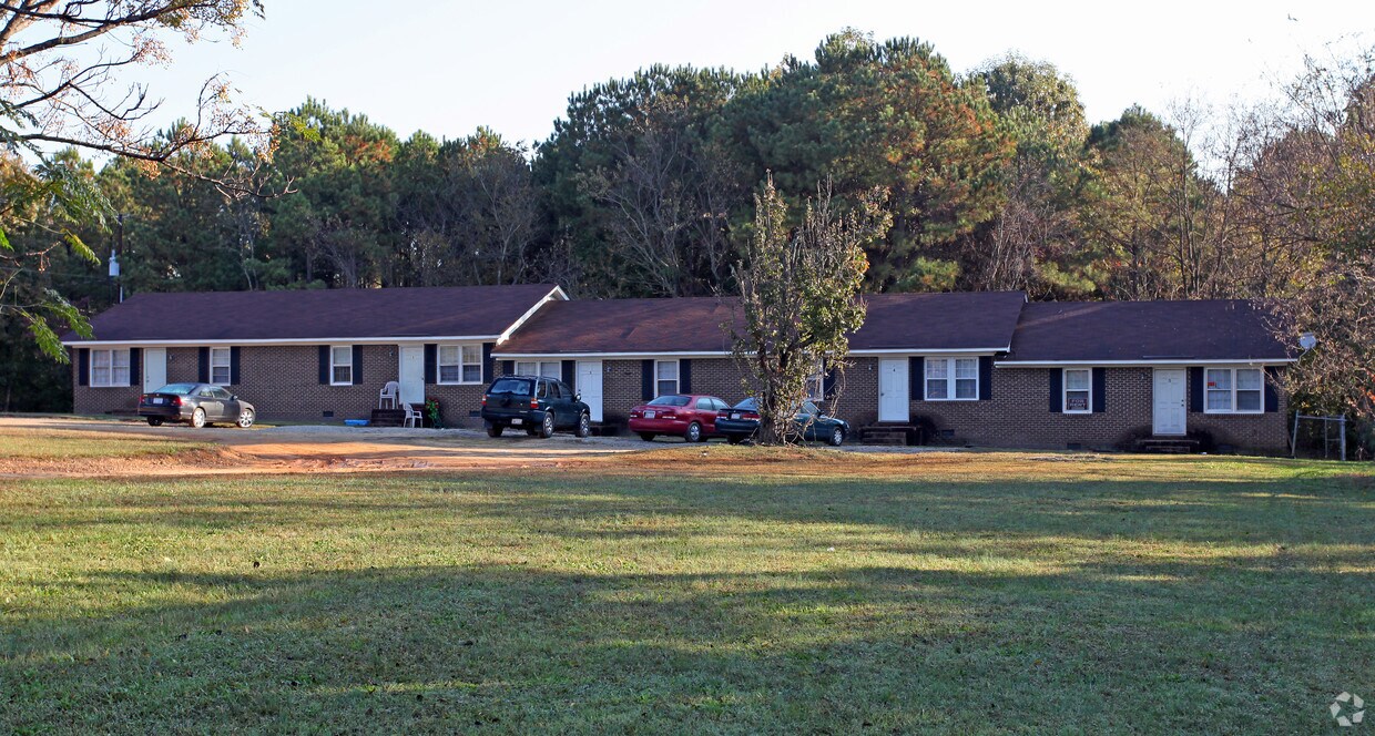 1015 S Lombard St, Clayton, NC 27520 Apartments in Clayton, NC