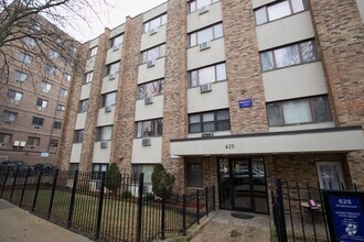 Building Photo - 628 W Wrightwood Ave