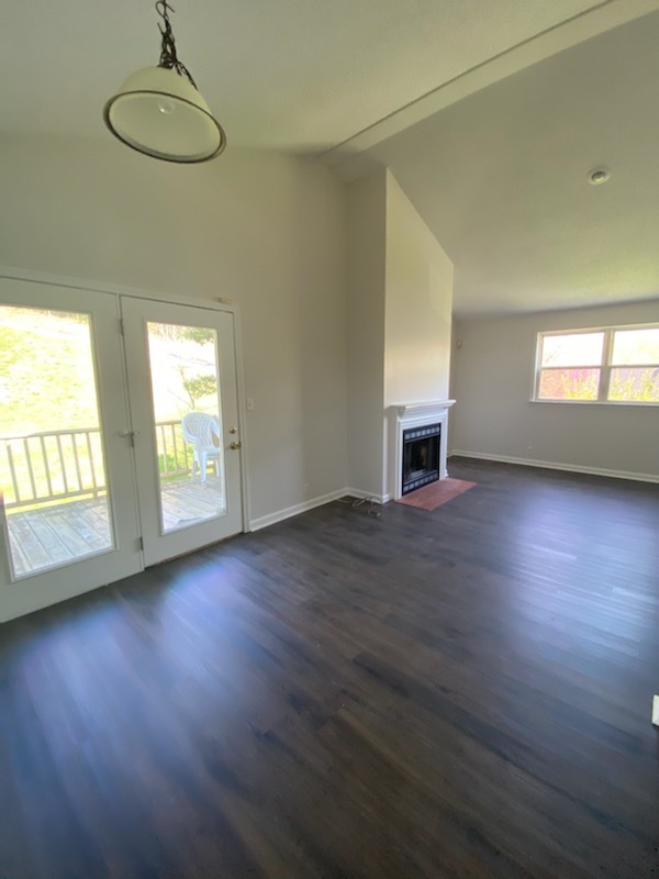 Living room/Dining room - 205 Copper Hill Dr