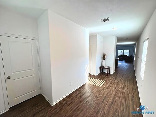 Building Photo - 124 Rooster Wy