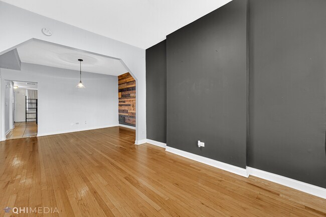 Building Photo - 6237 S Langley Ave