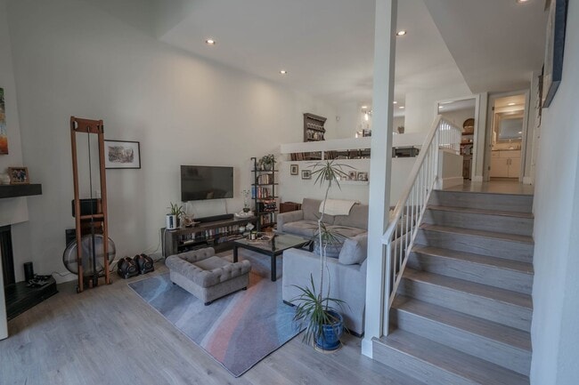 Building Photo - Oak Pointe 2 Bedroom Townhome in Sherman O...