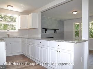 Building Photo - 3 br, 1 bath House - 303 Willow Rd EGWST