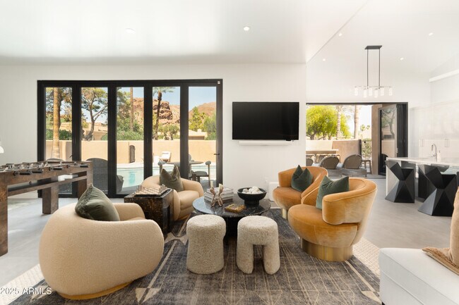 Foto del edificio - 4440 E Camelback Rd