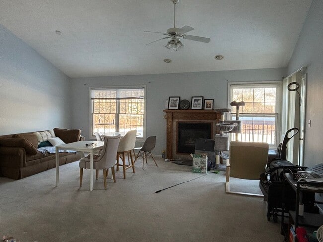 Building Photo - 3B/2B duplex located near Purdue campus
